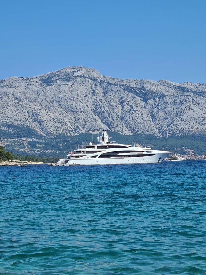 Jedna od najluksuznijih jahti na svijetu usidrena je na Korčuli: 'Baš je posebna, prekrasna je!'