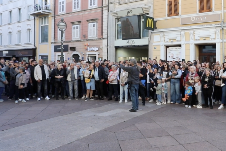 Rijeka: Ljubitelji Halida Bešlića pjevaju njegove pjesme