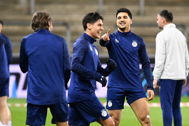 Genk: Nogometaši Dinama odradili trening uoči utakmice protiv Genka