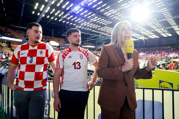 Herning: Navijači očekuju početak utakmice Hrvatska i Njemačka u polufinalu EHF Europskog prvenstva