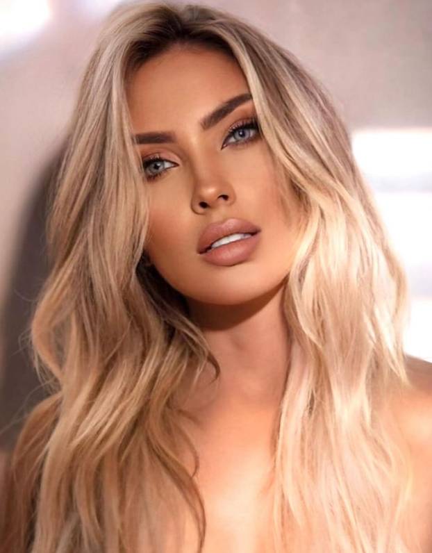 FOTO Mama influencerica: Anita voli pozirati bez ičega na sebi