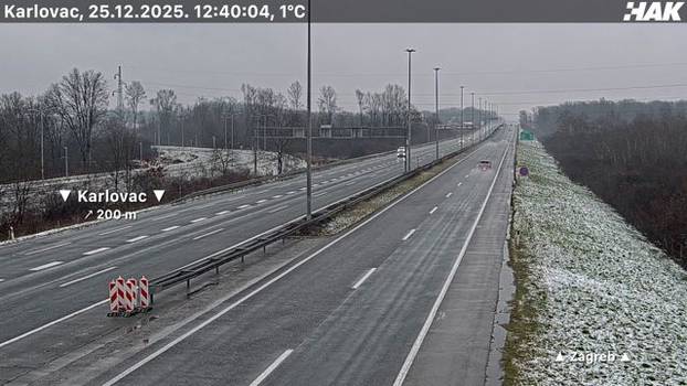 FOTO Pogledajte kakvo je stanje na cestama u Hrvatskoj: Snijeg u Lici, sunce 'provirilo' na jugu