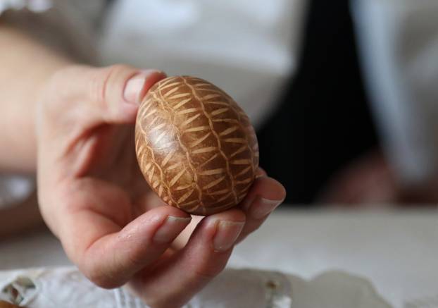 Bojanje Uskršnjih jaja na način kako su to radili naši stari