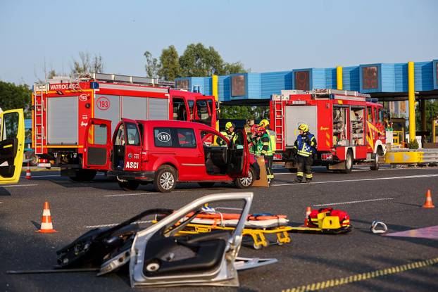 Zagreb: U blizini naplatne postaje Sveta Helena održana je vježba "Sigurnost 25"