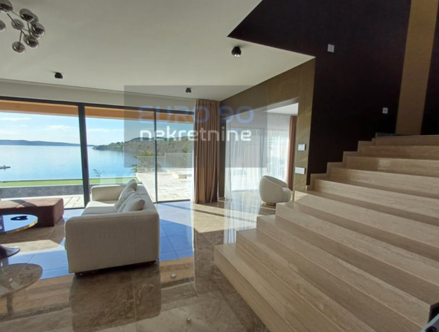 FOTO Oaza luksuza i privatnosti: Ova suvremena vila u Rtini ima sve što ste ikada mogli poželjeti