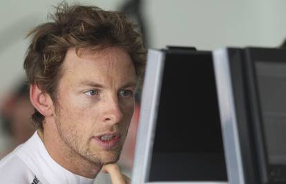 Jenson Button uspio pobjeći 'do zuba' naoružanoj bandi