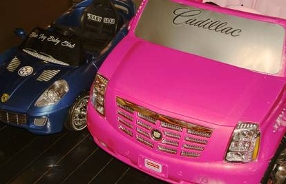 Beyonce kćeri kupila ružičasti Cadillac i maleni Lamborghini