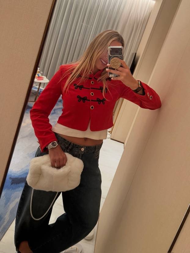 FOTO Najzgodnija tenisačica istaknula obline u uskoj majici