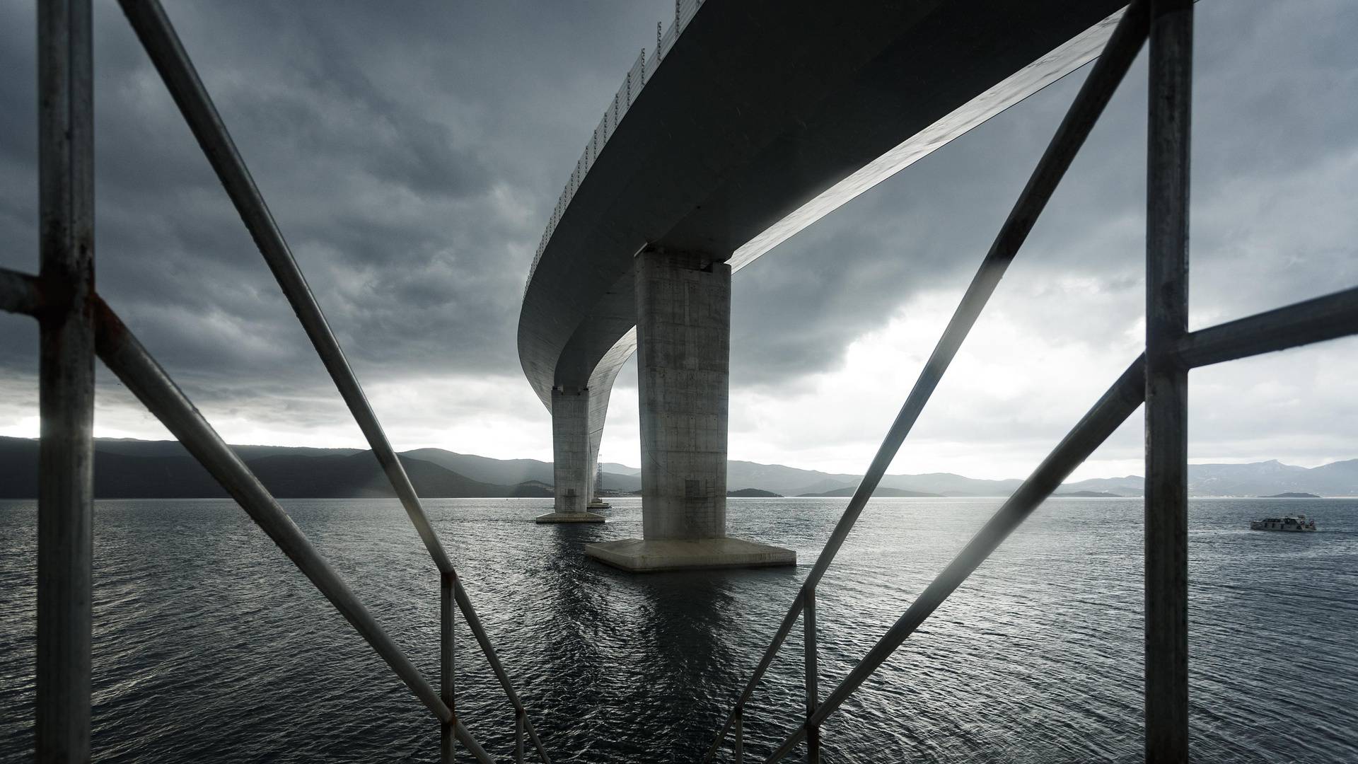 Prizori Pelješkog mosta za vrijeme juga