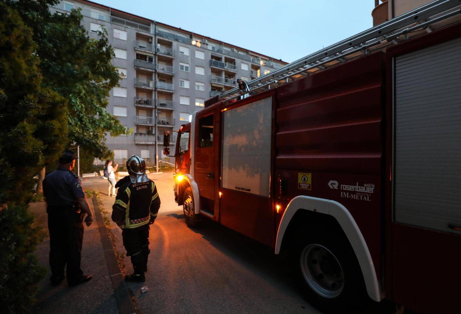 Jak vjetar u Zagrebu odnio krov sa zgrade