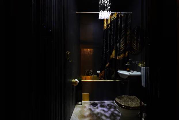 FOTO Stan u Zadru uređen je kao set iz filmova za odrasle: Evo koliko stoji noćenje