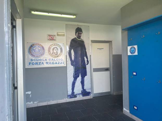 FOTO Bili smo u luksuznoj kući Gattusovih: Dresovi, trofeji i neobičan poklon usred sobe