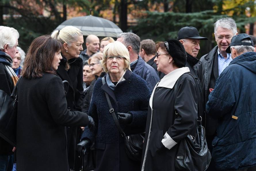 Supruga Dudeka neutješna na sprovodu: 'Ostao si naš pajdaš'