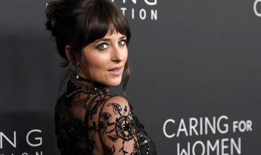 FOTO Zvijezda  'Pedeset nijansi sive' Dakota Johnson mamila je poglede u čipki i donjem rublju
