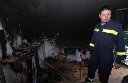 Vatrogasci usnulog radnika izvukli iz plamteće kuće