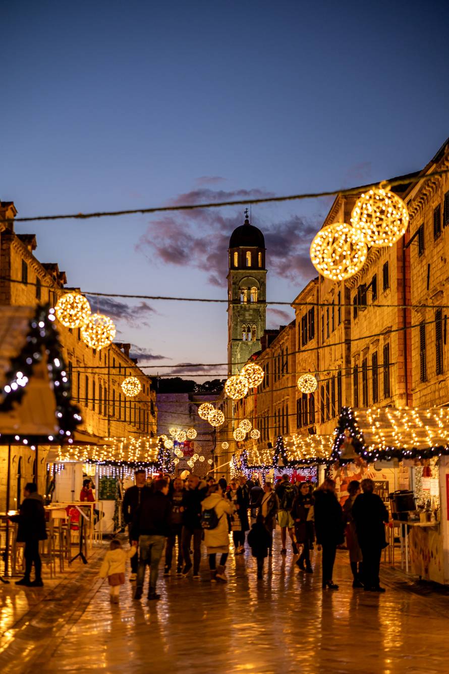 Svjetlost, pjesma i more radosti – advent u Dubrovniku