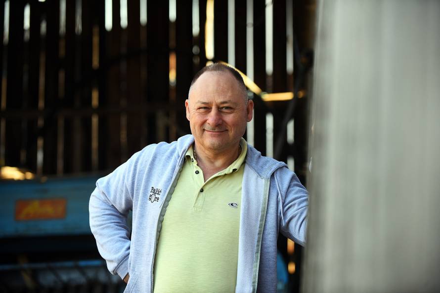 Vojnic. 05.03.2025 - Dusan Karan iz sela Jurga pokraj Vojnica u RTL emisiji Ljubav je na selu