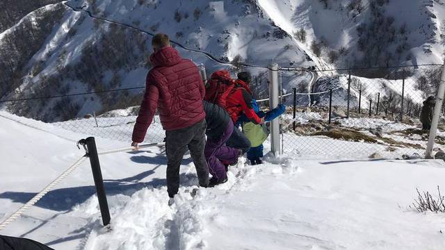 GSS je s Biokova spasio  više ljudi, među njima i petero djece