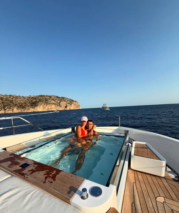 FOTO Najveći aduti Ronalda i Messija. Koja vam je ljepša?