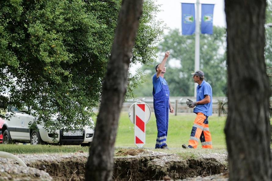 Puknula glavna cijev: Bez vode ostao veliki dio Novog Zagreba