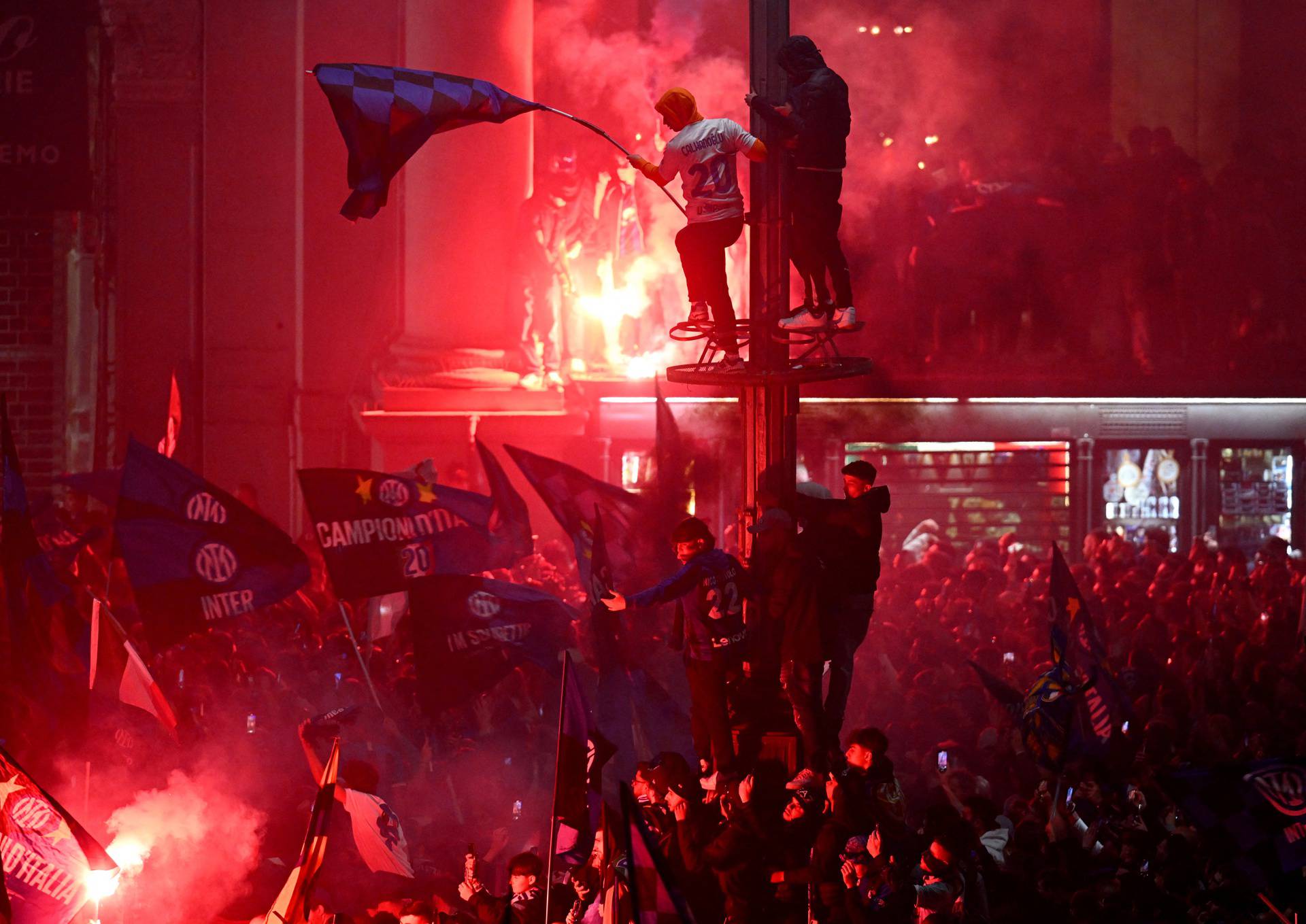 Serie A - Inter Milan celebrate winning Serie A