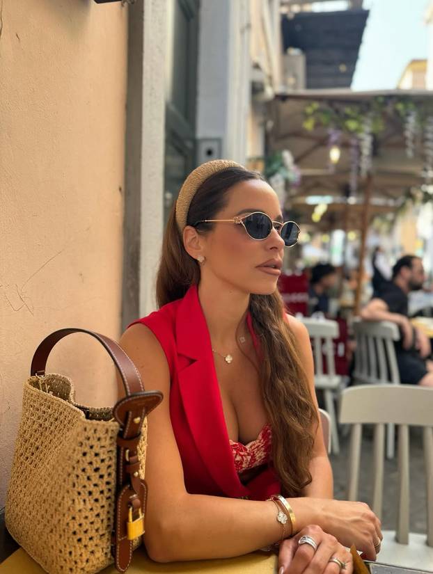 FOTO Dok Split čeka, obitelj Rakitić uživa u grčkoj idili...