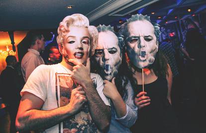 Iluzionist ludo zabavio ostale maske na čarobnom karnevalu