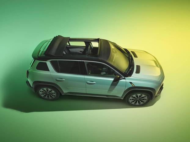 RENAULT 4 E-TECH ELECTRIC (B1317)