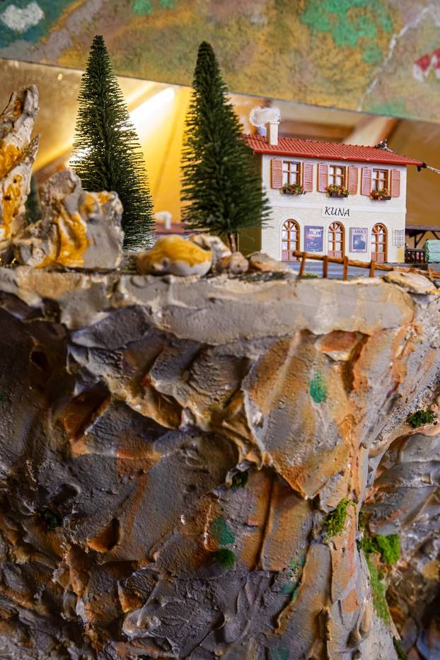 Oživio željeznicu koja je povezivala Konavle s Bečom: Pero je bajkovitu maketu gradio 12 godina