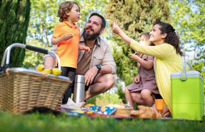 Obiteljski piknik: Ideje što uzeti za uživanje i zabavu, a tu su i odlični recepti za praktična jela