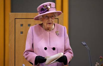 Kraljica Elizabeta II. neće nazočiti otvaranju parlamenta