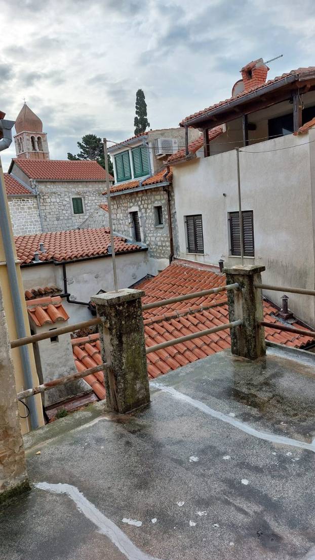 FOTO Ova kuća na Rabu ima 40 m2. Za nju traže 250.000 eura!