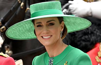 Princeza Kate istaknula vitku figuru u zelenoj haljini, a ispod velikog šešira skrila lijepo lice