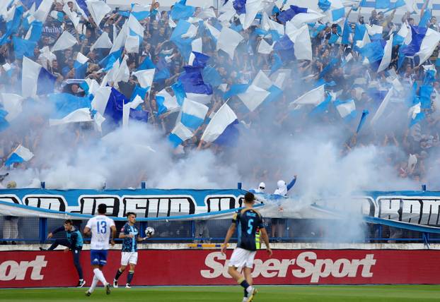 Osijek: Vesela atmosfera na Gradskom vrtu prije po?etka utakmice izme?u Osijeka i Rijeke