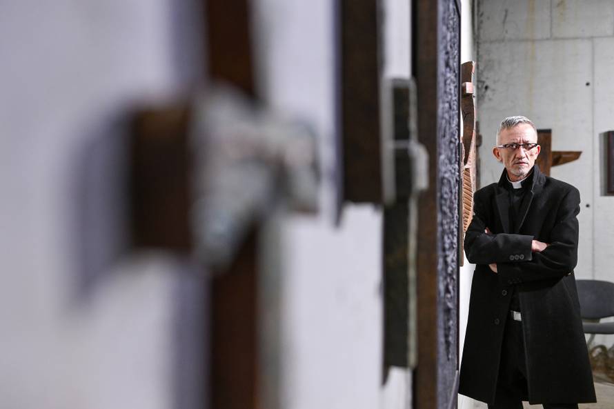 Zagreb: Župnik Željko Lovrić i Stephan Lupino koji izlaže u pastoralnom centru