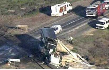 Australija: Vlak udario u kamion, deset mrtvih 