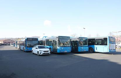 Napad u Zagrebu: Glavom pa šakom udario vozača busa  kad ih je upozorio da blokiraju vrata