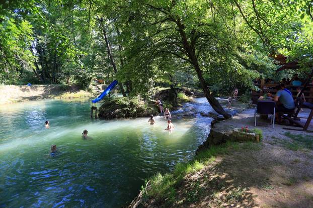 Brojna kupališa rijeke Mrežnice