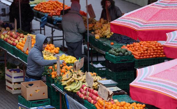 Zagreb: Lagani sniježni pokrivač u središtu grada