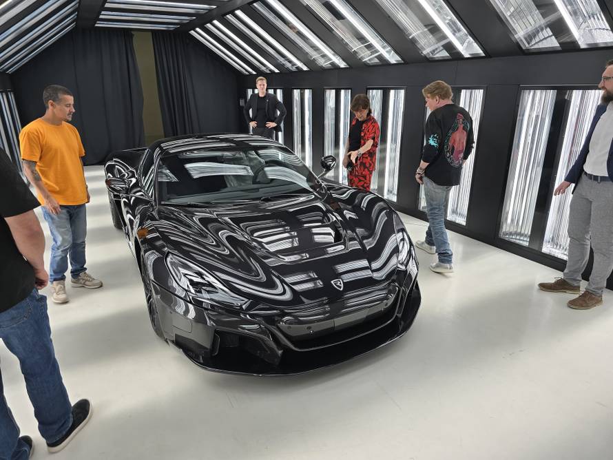 Axl Rose stigao u Lijepu Našu: 'Oduševili su ga vino i mjesto, a posebno mamini slanci i rajčica'