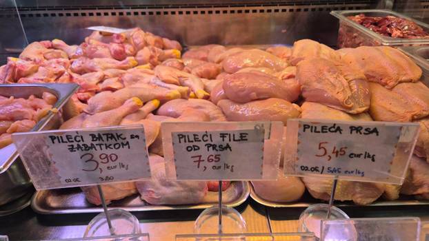 FOTO Pogledajte ponudu tržnice u Osijeku: Kila odojka 4,19 €. A 30 jaja je 6 €. Evo što se isplati