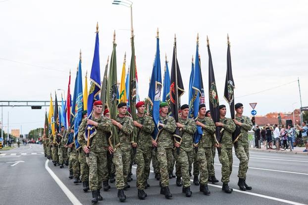 Zagreb: Generalna proba svečanog vojnog mimohoda