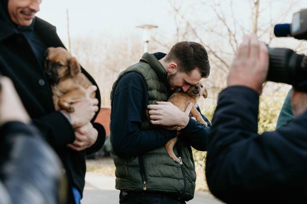 FOTO Igrači Cibone darovali su njuškice u Dumovcu i u vrijeme blagdana pokazali veliko srce