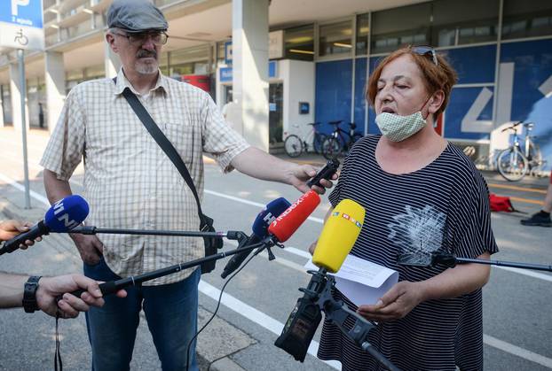 Autići ispred zagrebačkog Holdinga koji nabavlja nova vozila