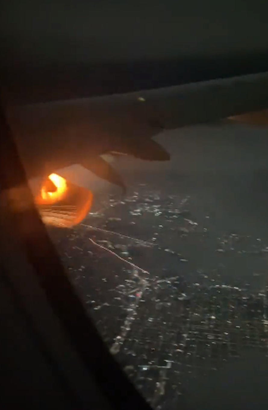 VIDEO Avionu planuo motor u letu, sve je snimljeno: 'Ljudi su vrištali, plakali i molili se...'