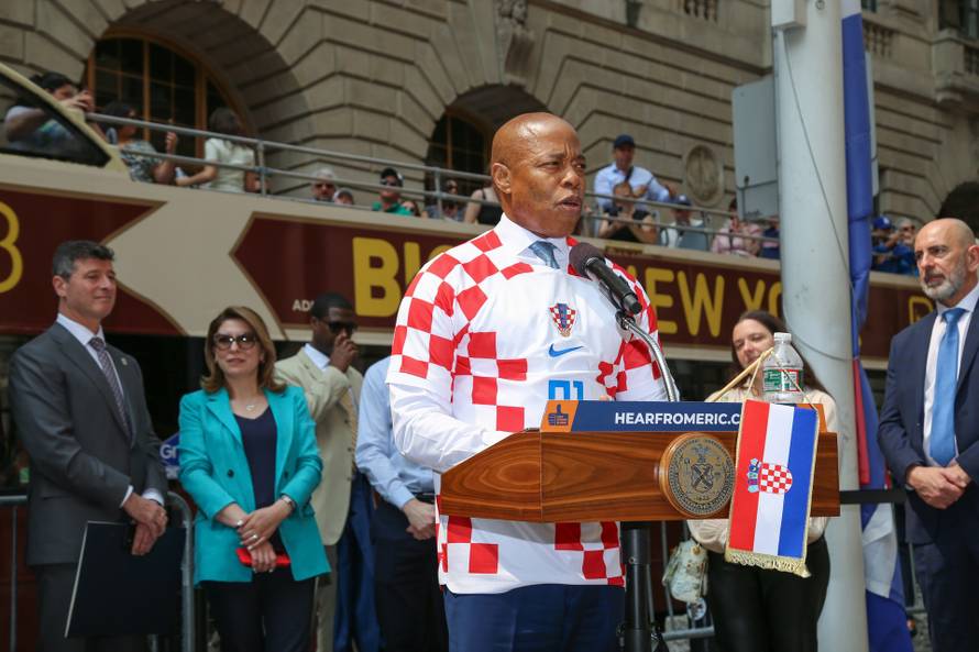 Gradonačelnik New Yorka nosio hrvatski dres. U prvom redu je bila i Kolinda Grabar Kitarović