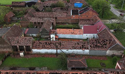 Fotogalerija užasa: Pogledajte što je tuča napravila kućama u mjestu na istoku Hrvatske!