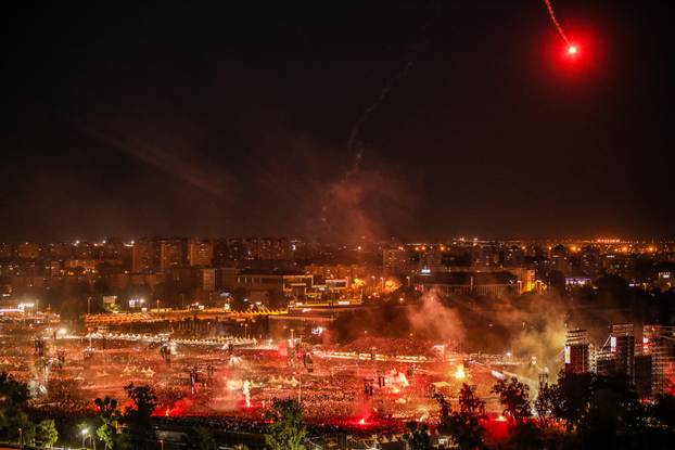 Pogled s Prisavlja na scenografiju dronovima na koncertu Marka Perkovića Thompsona 
