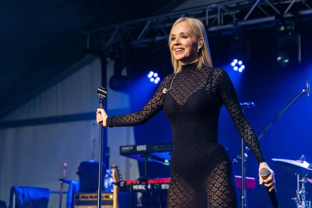 Žminj: Koncert Jelene Rozge za Valentinovo 