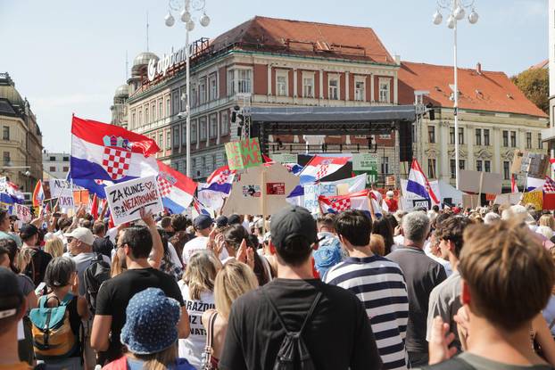 Tisuće prosvjednika preplavile središte Zagreba zbog otpada u Lici